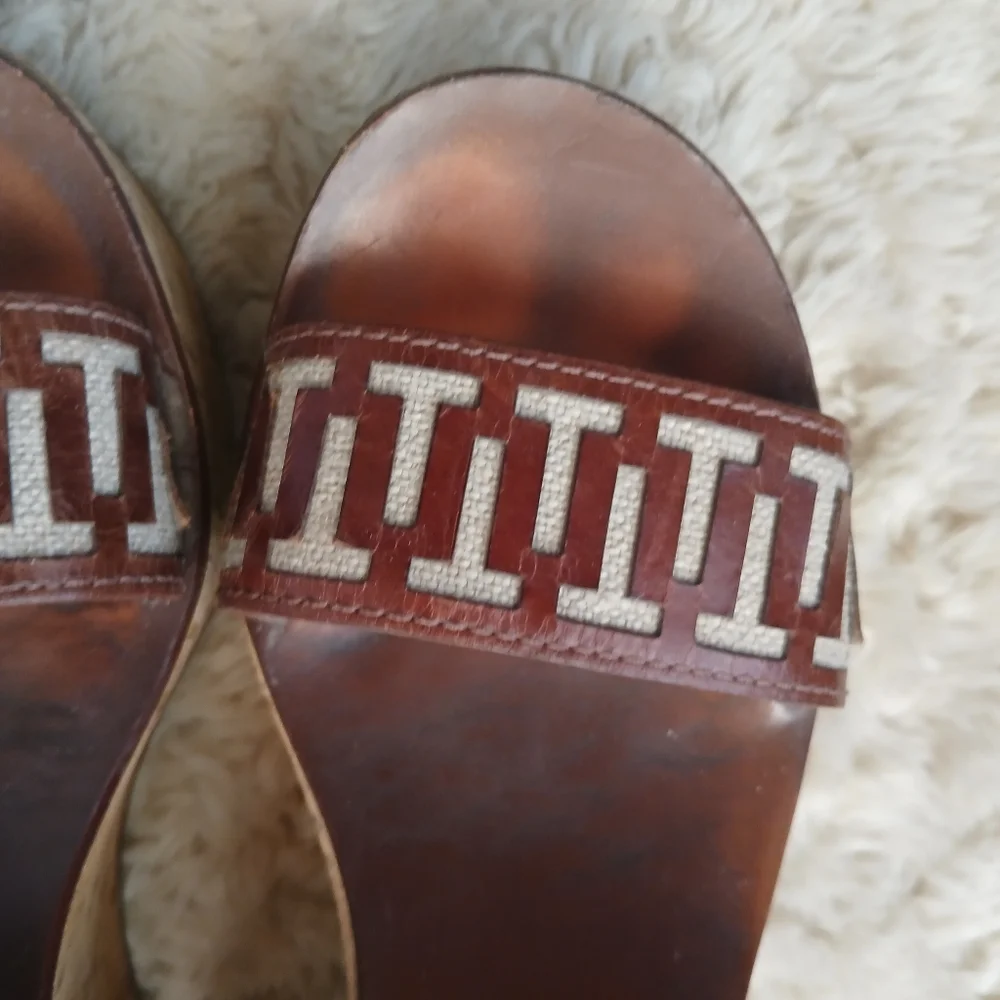 💎 Tory Burch Dark Brown Sandals with Patterned Straps REAGAN